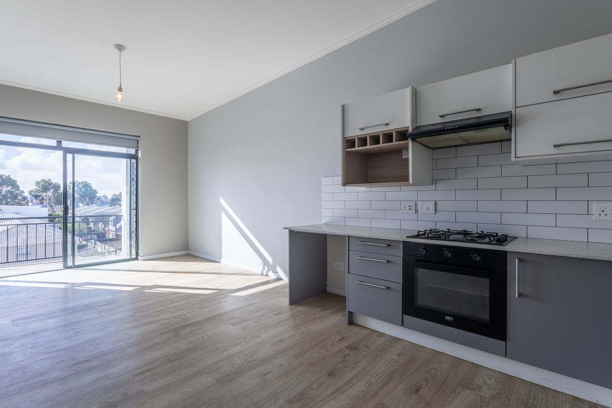 Stylish 1-Bedroom Gem in Table View – Close to Everything! - Photo 2