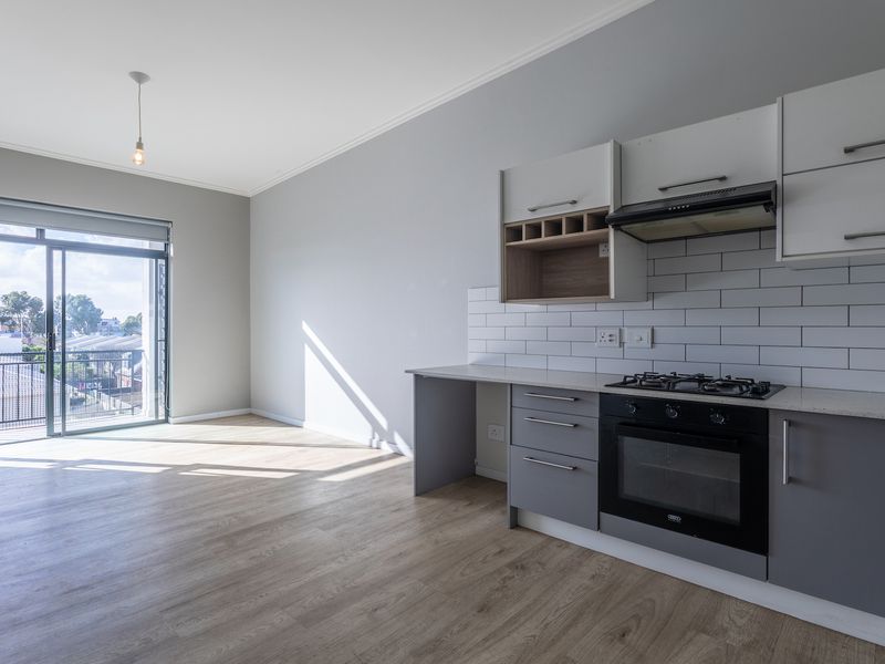 Stylish 1-Bedroom Gem in Table View – Close to Everything! - Photo 2