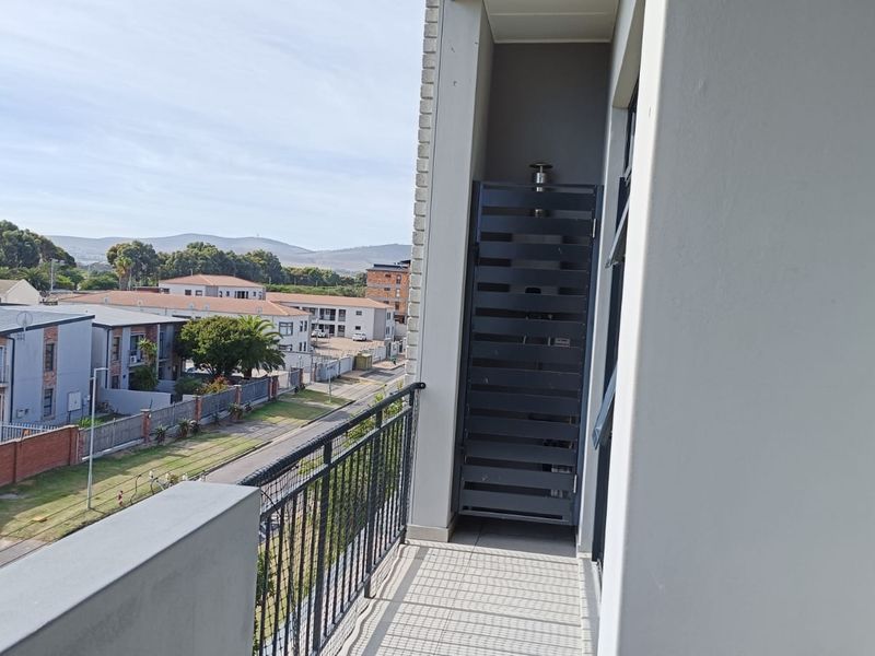 Stylish 1-Bedroom Gem in Table View – Close to Everything! - Photo 10