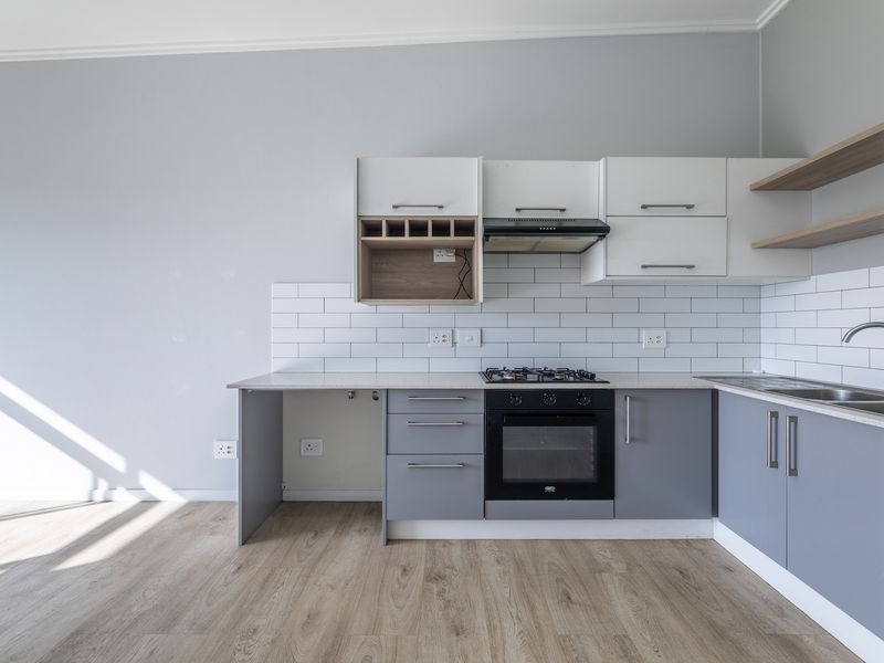 Stylish 1-Bedroom Gem in Table View – Close to Everything! - Photo 3