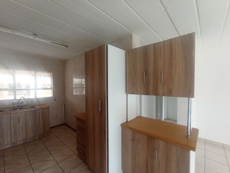 2 bedroom Apartment in Florida - Photo 4