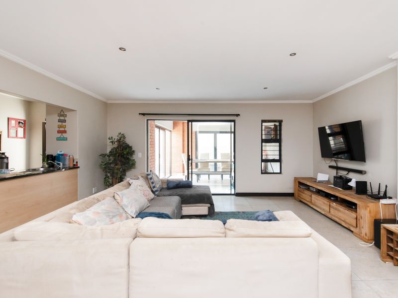 This charming Kilima three-bedroom home will satisfy all of your needs. - Photo 2