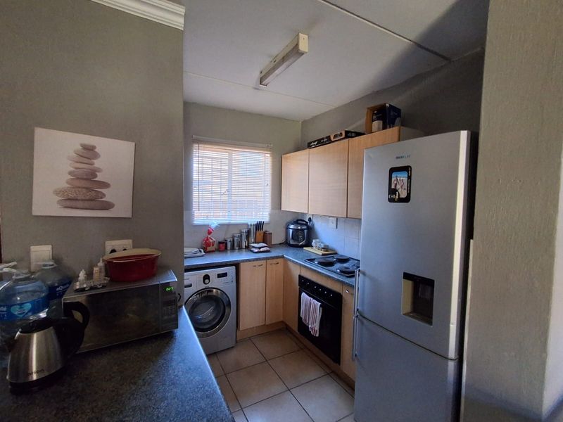 ACT FAST! The Perfect Strubensvallei Duplex – Must Sell This Week! - Photo 7