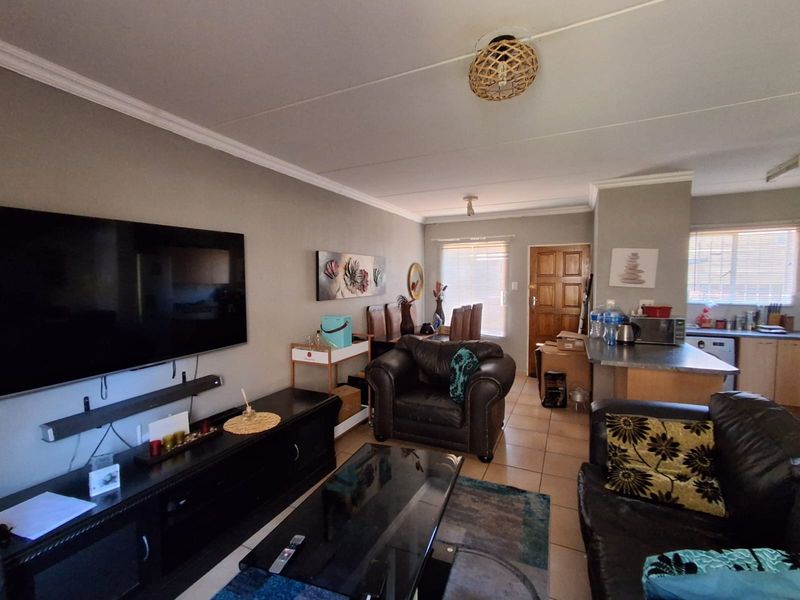 ACT FAST! The Perfect Strubensvallei Duplex – Must Sell This Week! - Photo 4