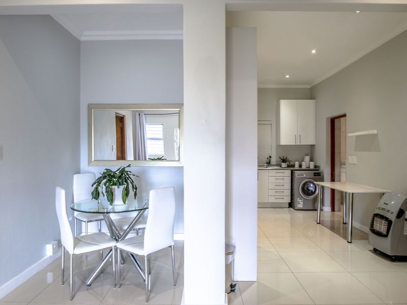 5 Bedr. Luxury Guest House with Separate 4 Bedr. House - Photo 10