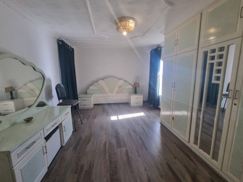 Spacious Four Bedroom two bathroom With Flatlet for Sale - Photo 4