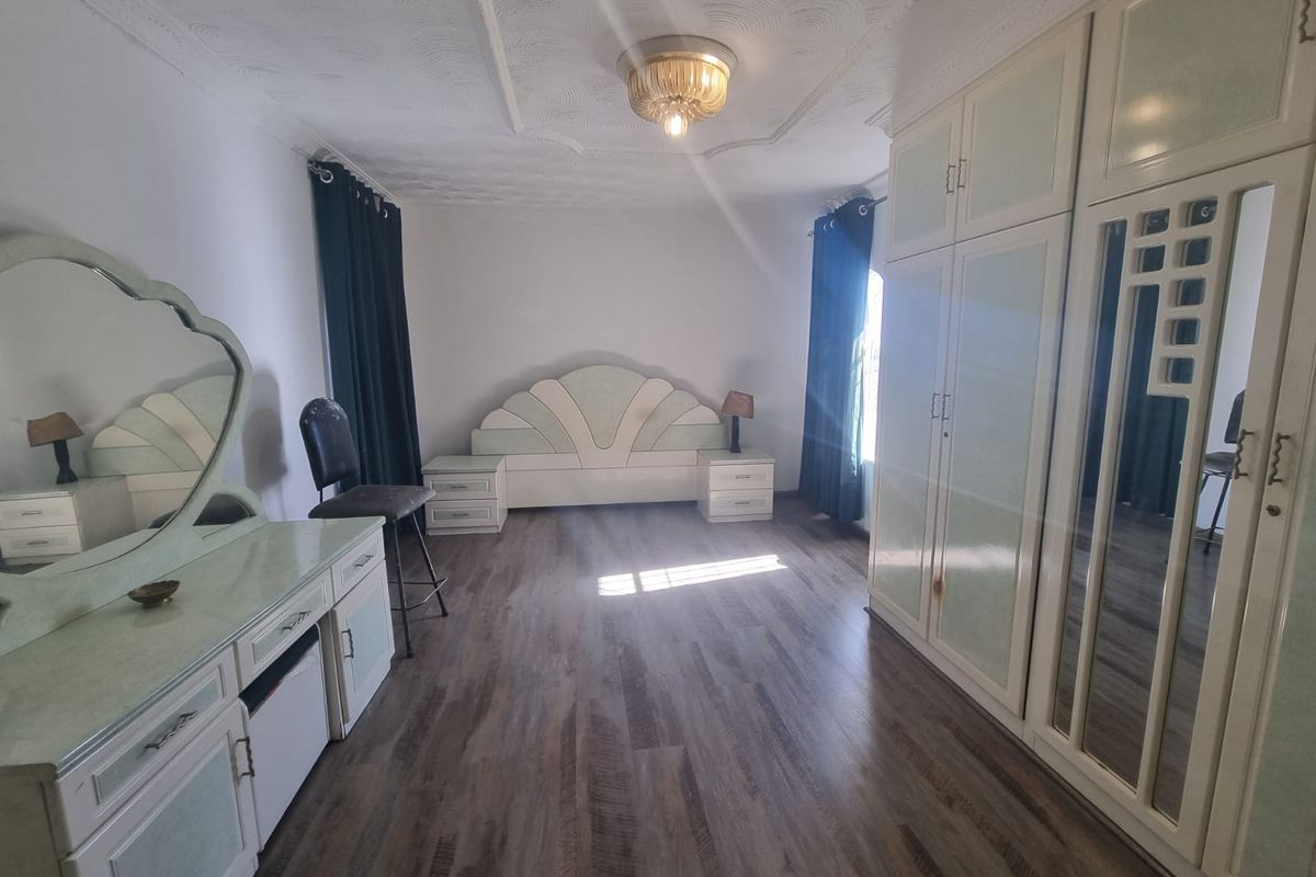 Spacious Four Bedroom two bathroom With Flatlet for Sale - Photo 4
