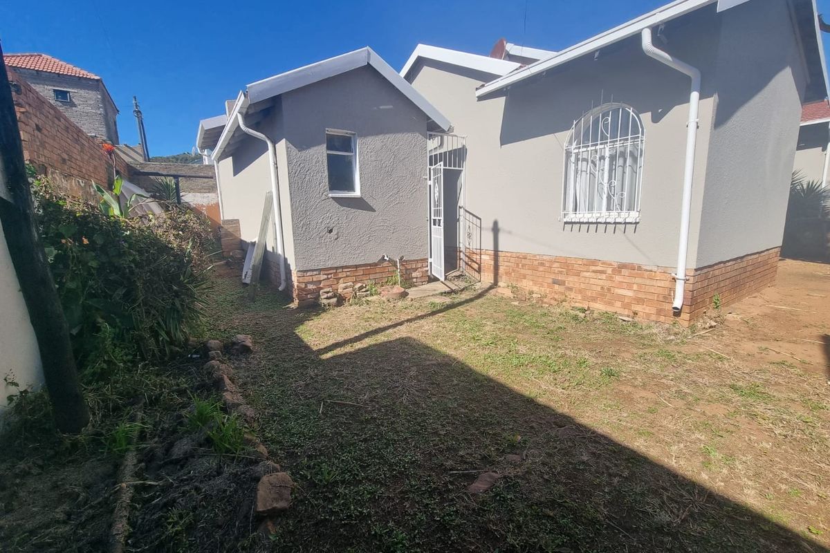 Spacious Four Bedroom two bathroom With Flatlet for Sale - Photo 2