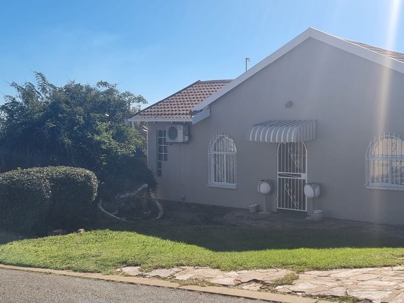 Spacious Four Bedroom two bathroom With Flatlet for Sale - Photo 7