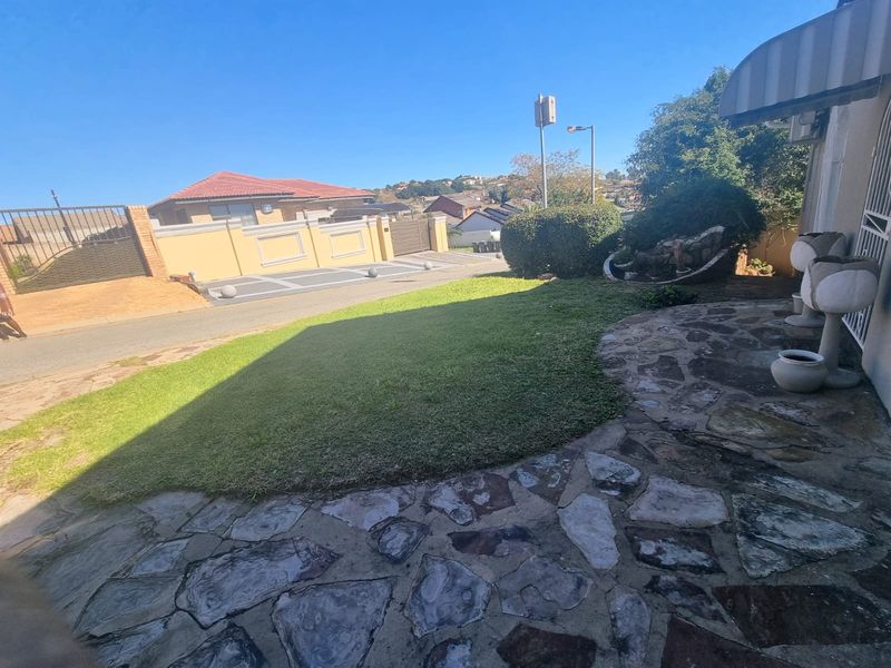 Spacious Four Bedroom two bathroom With Flatlet for Sale - Photo 5
