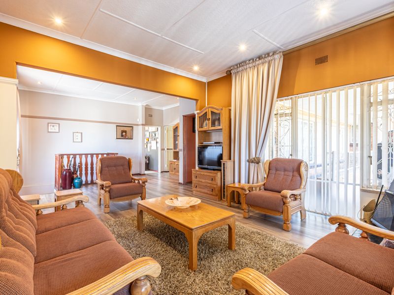 Warm Family Home in sought after Monument - Photo 6