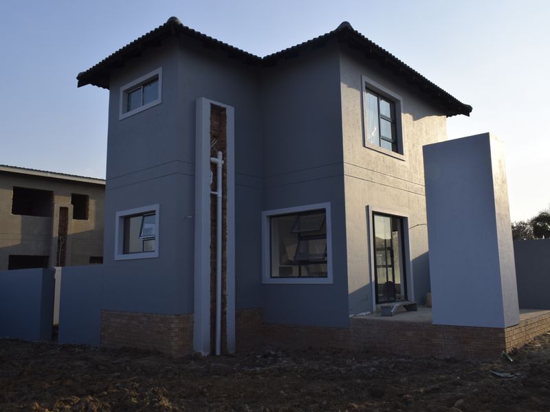 3 Bedrooms  home for sale in Helderwyk. - Photo 10