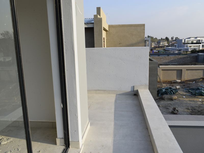 3 Bedrooms  home for sale in Helderwyk. - Photo 7