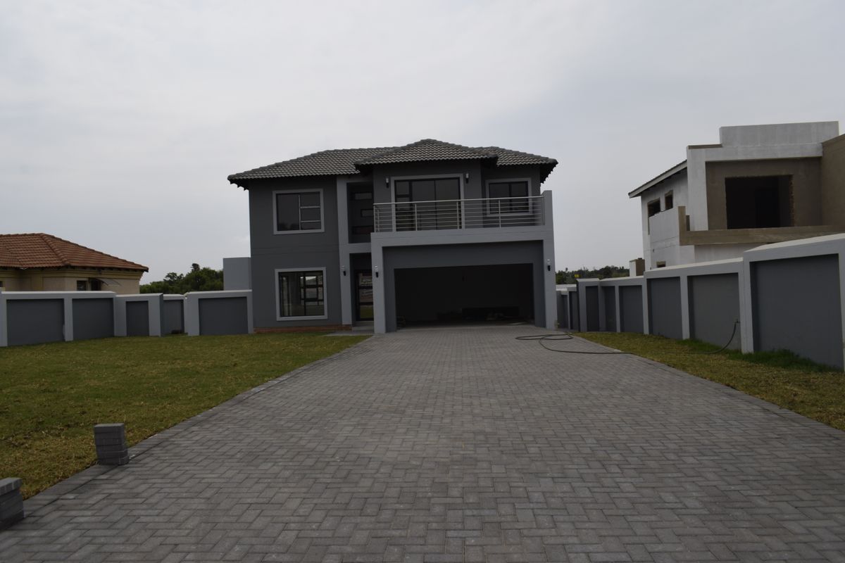 3 Bedrooms  home for sale in Helderwyk. - Photo 2