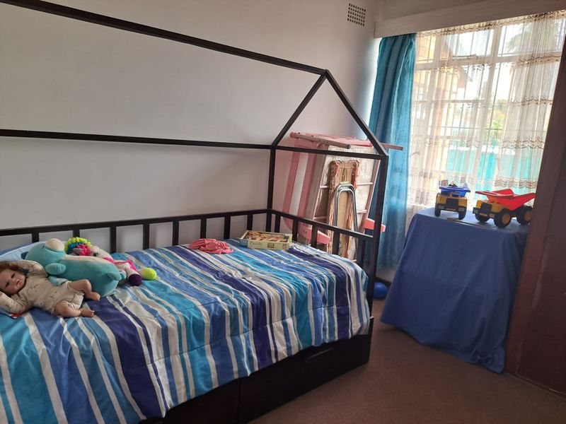 Beautiful neat as a pin low maintenance home with full flat. 2 for the price of 1. - Photo 6