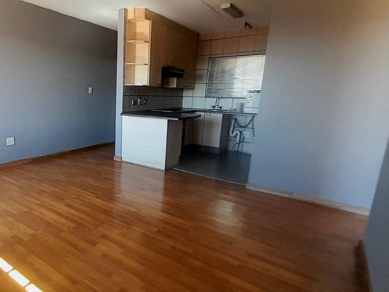 Spacious 2-Bedroom Apartment with Stunning Views - Photo 4