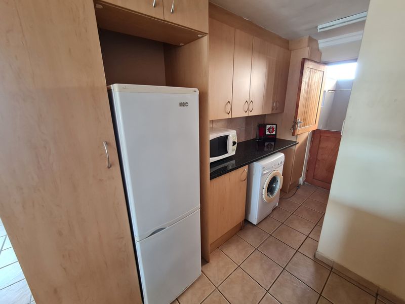 Apartment with Sea Views close to Main Beach in Jeffreys Bay Central - Photo 7