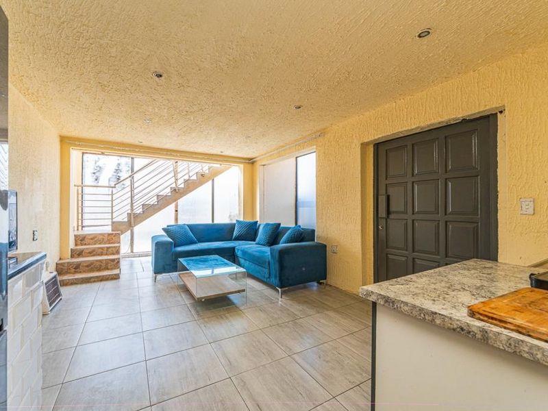 4 Bedroom Double-Storey House to Rent in Protea Glen Ext 12 - Photo 7