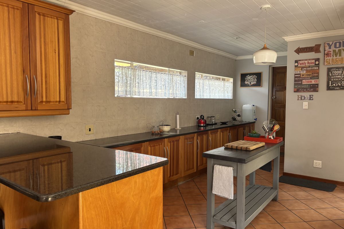 Home with Potential Land  Subdivision - Photo 4