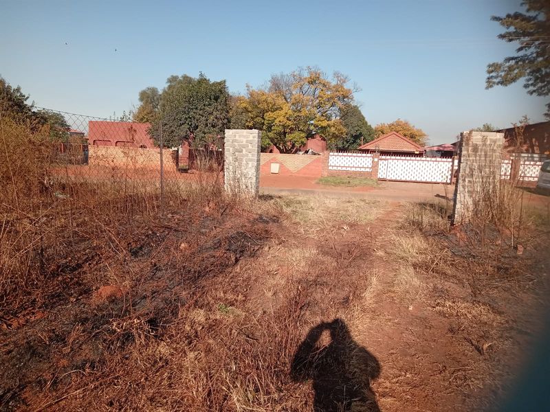 Prime ready to build Vacant land for sale. - Photo 2