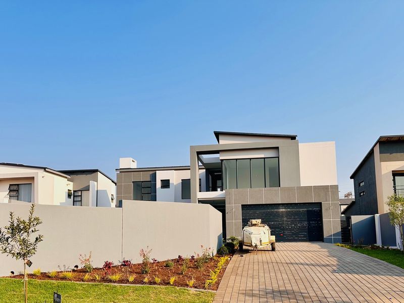 Move-in Ready in 2 weeks! - Stunning 5 Bedroom Home in Midstream Heights - Photo 7