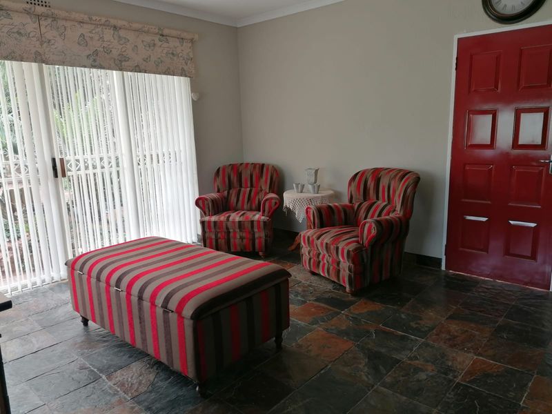 Semi-furnished 1 Bedroom cottage in Bergbron - Photo 5