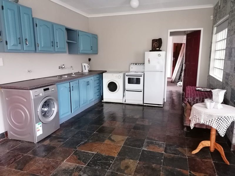 Semi-furnished 1 Bedroom cottage in Bergbron - Photo 3