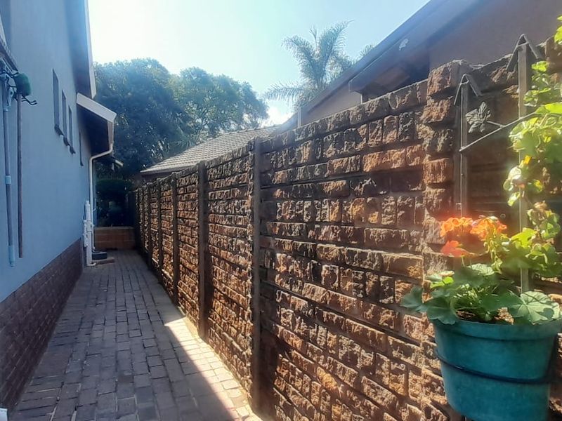Semi-furnished 1 Bedroom cottage in Bergbron - Photo 2