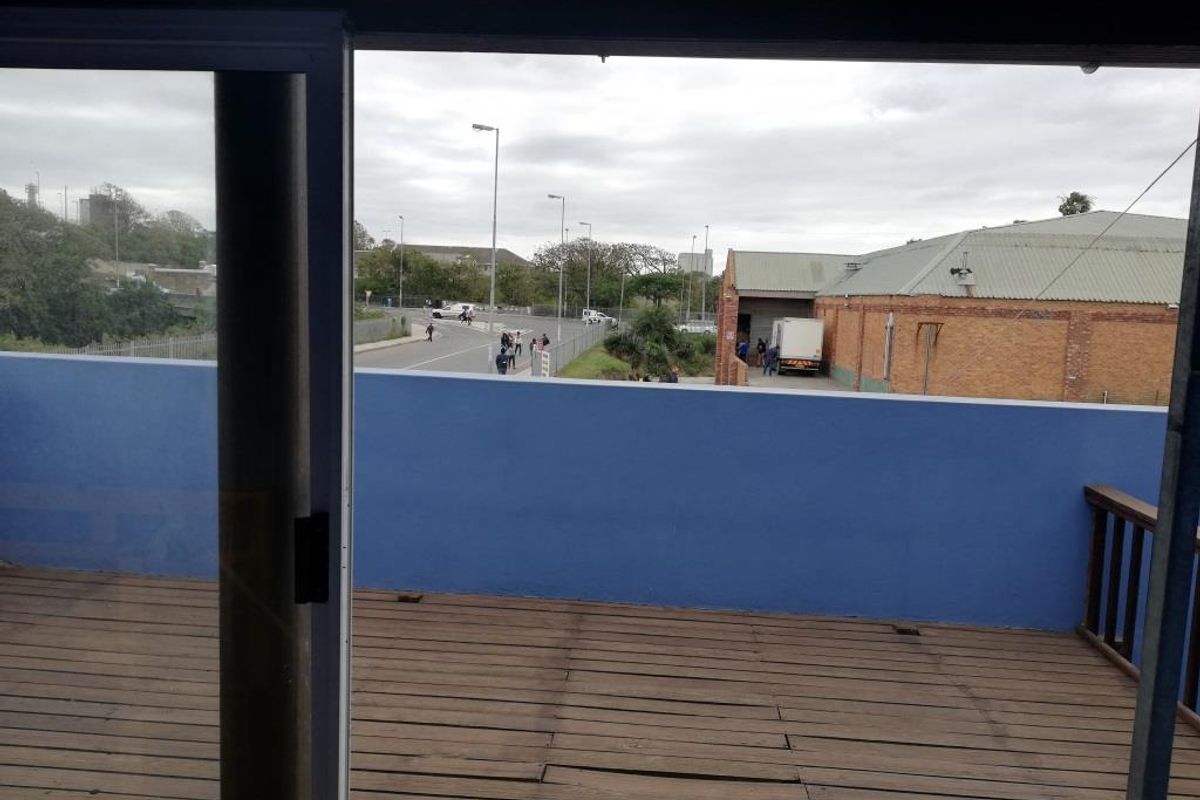 Furnished Room (no.3) To Let in Shared Accommodation – Quigney (Ladies Only) - Photo 3