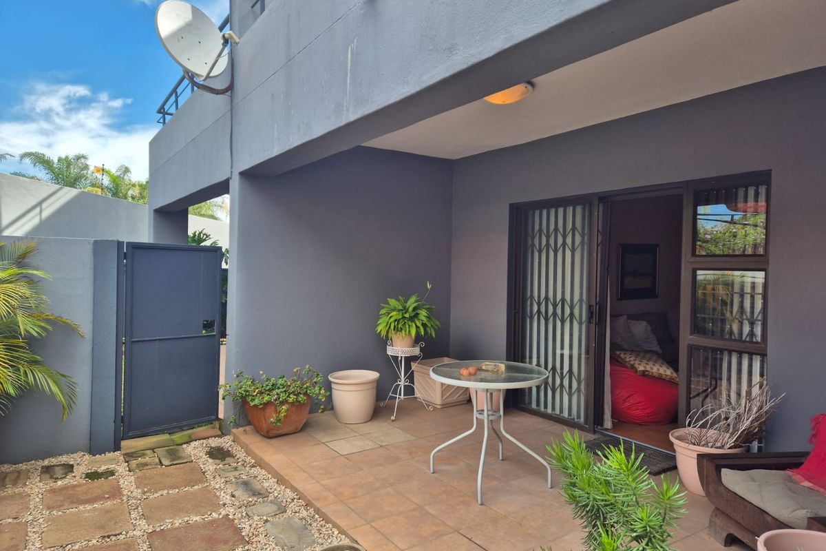 MOVE IN READY APARTMENT – IDEAL FOR YOUNG COUPLE OR BACHELOR - Photo 2