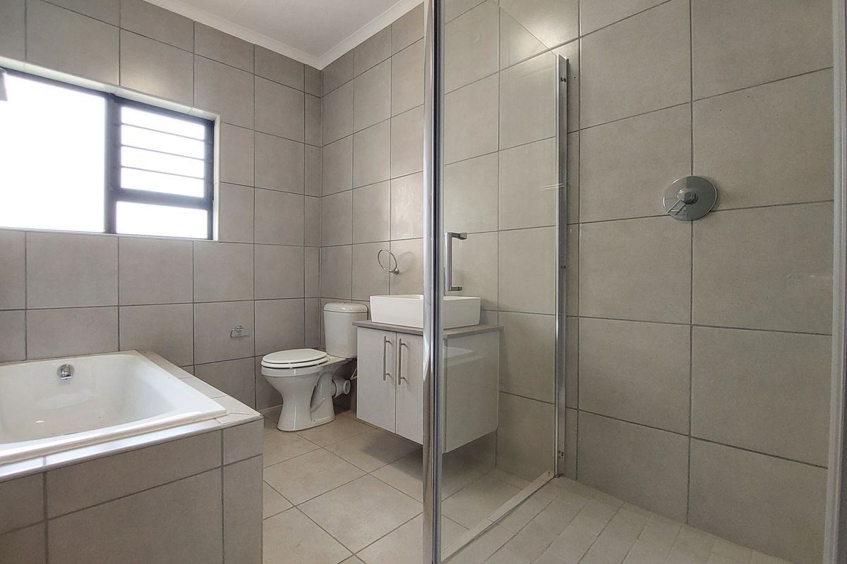 NEW DOUBLE STOREY townhouse with private garden. Buy direct from the developer and SAVE! - Photo 4