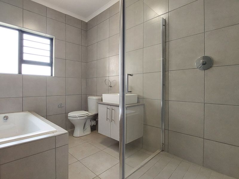 NEW DOUBLE STOREY townhouse with private garden. Buy direct from the developer and SAVE! - Photo 4