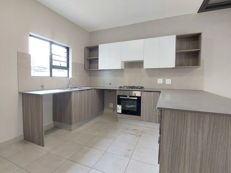 NEW DOUBLE STOREY townhouse with private garden. Buy direct from the developer and SAVE! - Photo 3