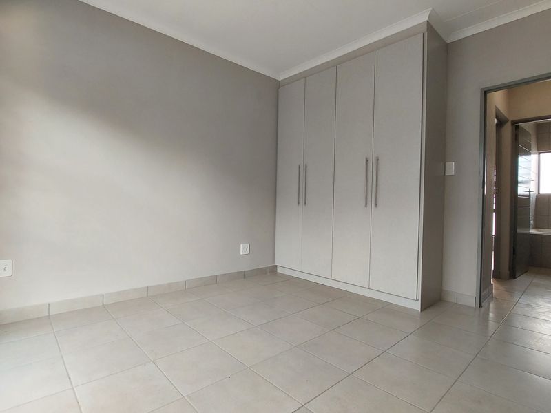 NEW DOUBLE STOREY townhouse with private garden. Buy direct from the developer and SAVE! - Photo 6