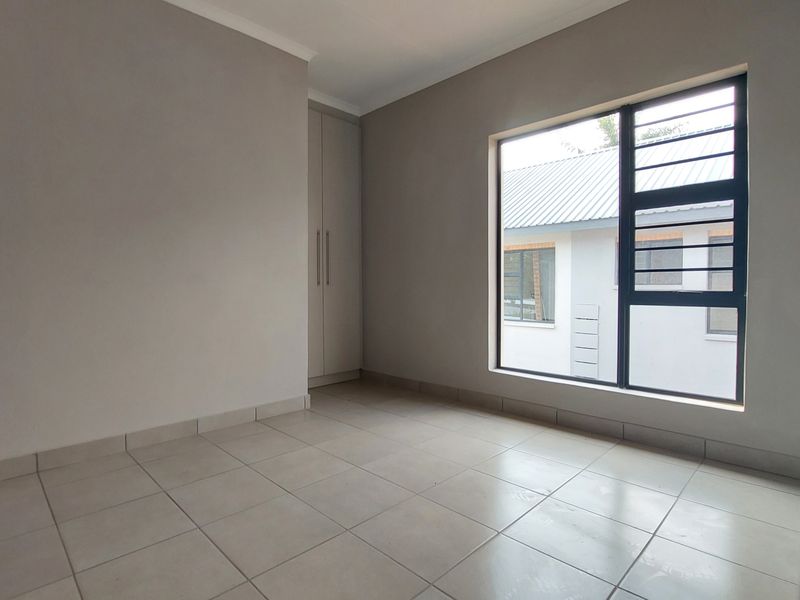 NEW DOUBLE STOREY townhouse with private garden. Buy direct from the developer and SAVE! - Photo 5