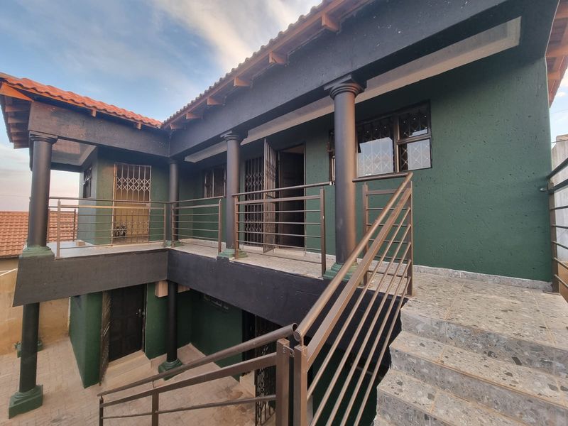 6 Single Rooms to Let in a well maintained property - Photo 10