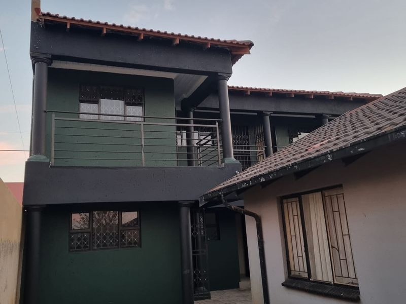 6 Single Rooms to Let in a well maintained property - Photo 6