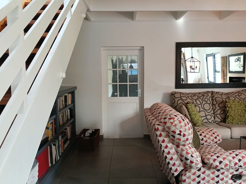 Stylish, two bedroomed, fully furnished house to let - Photo 6
