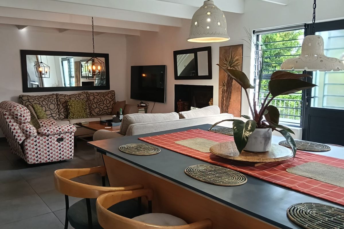 Stylish, two bedroomed, fully furnished house to let - Photo 4