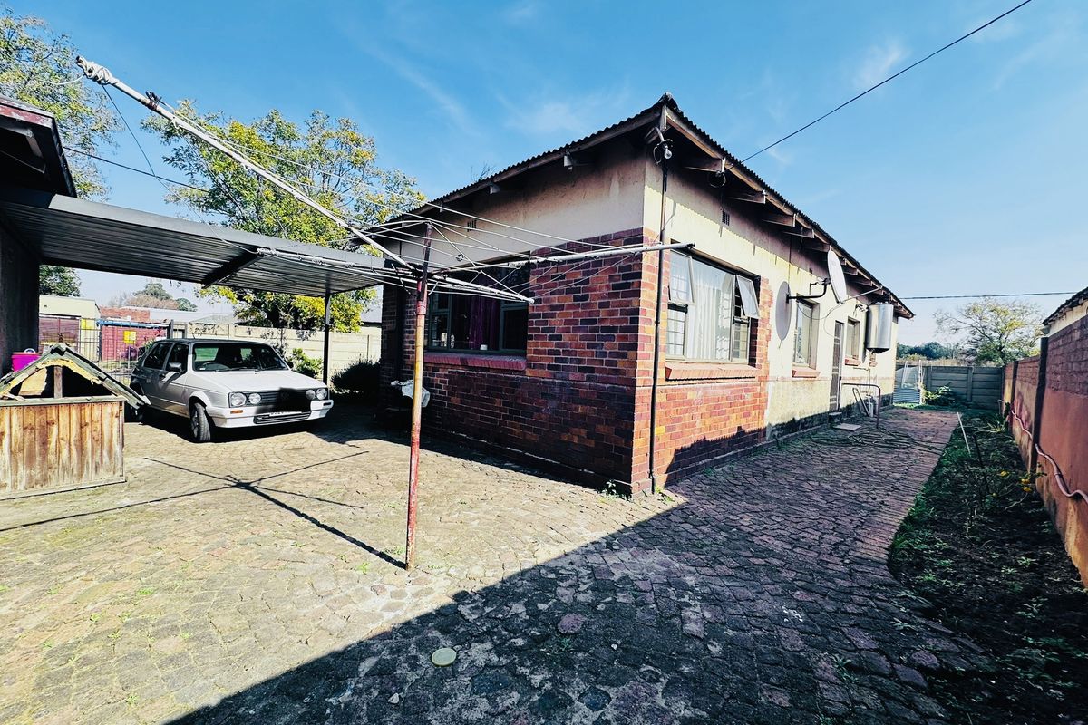 3-Bedroom Home for Sale in Brakpan Central - Photo 2