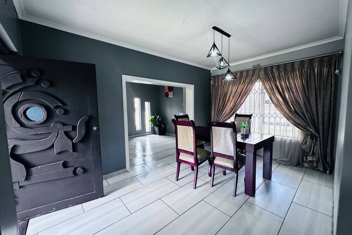 Modern Family Home in a Secure Enclosure – Sharon Park Ext 1 – Spacious Stand with Future Potential - Photo 4