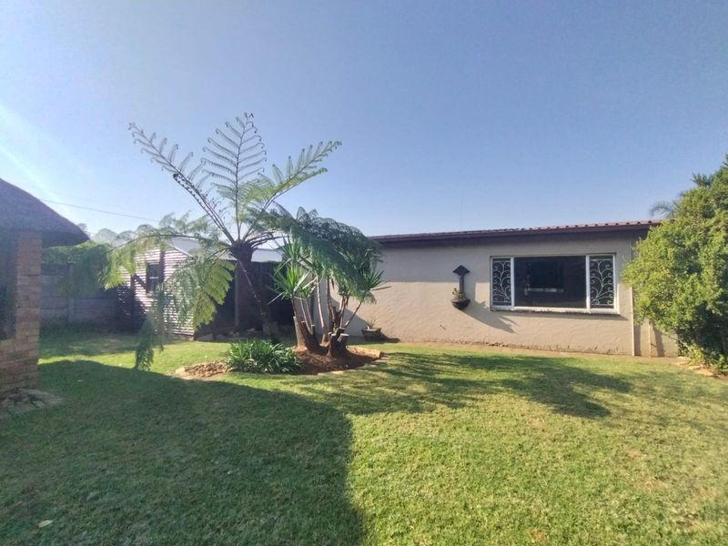 1 Bedroom Garden Cottage - Photo 1