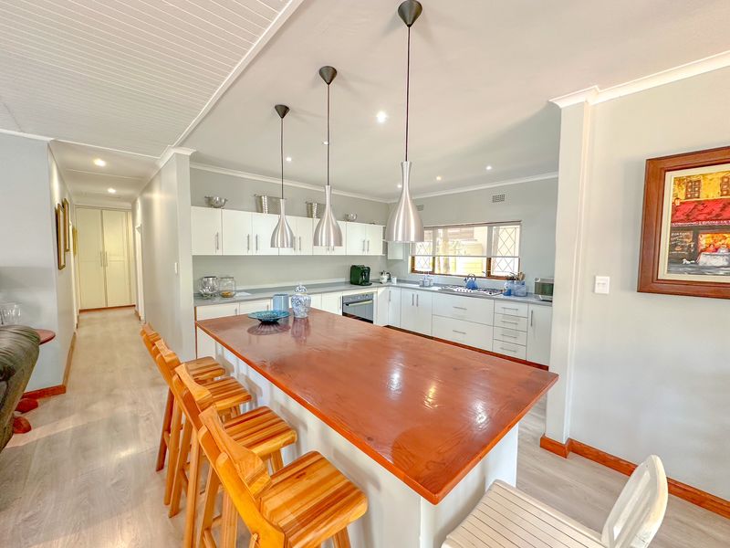 **Immaculate Property in Mtunzini with Main House & Garden Cottage** - Photo 10