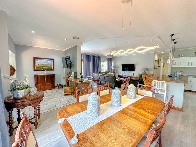 **Immaculate Property in Mtunzini with Main House & Garden Cottage** - Photo 9