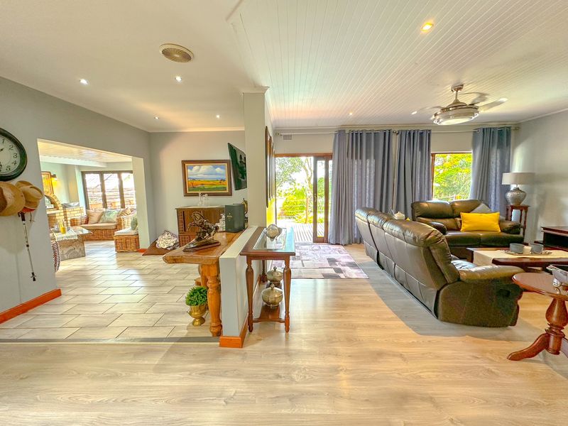 **Immaculate Property in Mtunzini with Main House & Garden Cottage** - Photo 7