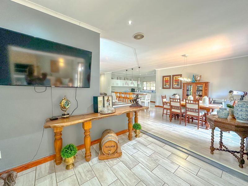 **Immaculate Property in Mtunzini with Main House & Garden Cottage** - Photo 5