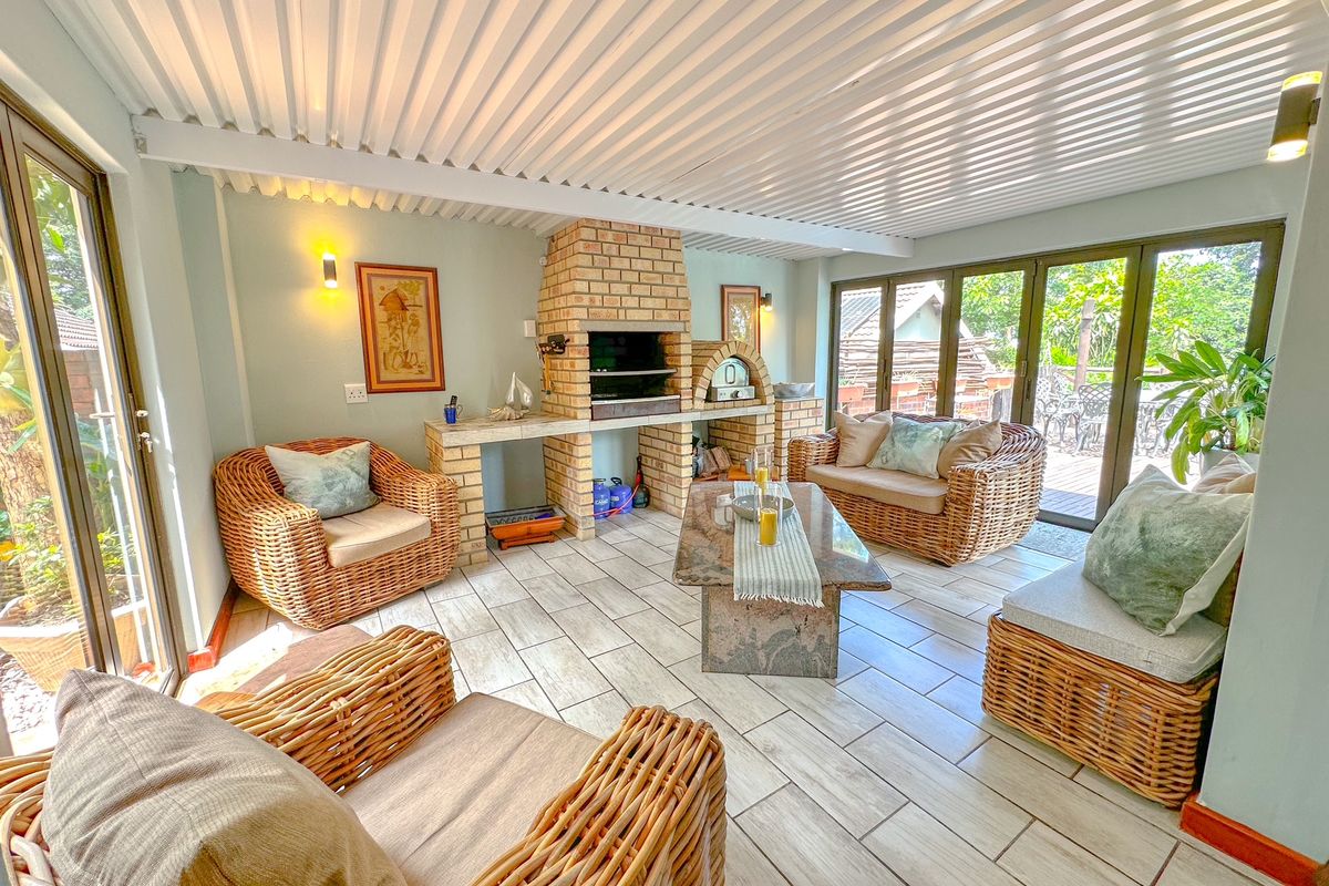 **Immaculate Property in Mtunzini with Main House & Garden Cottage** - Photo 3