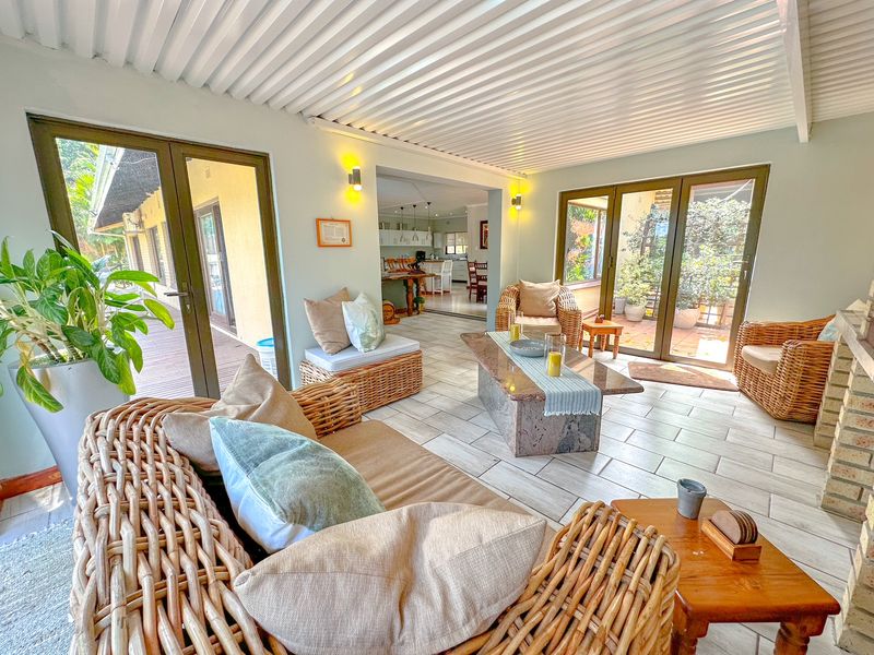 **Immaculate Property in Mtunzini with Main House & Garden Cottage** - Photo 2