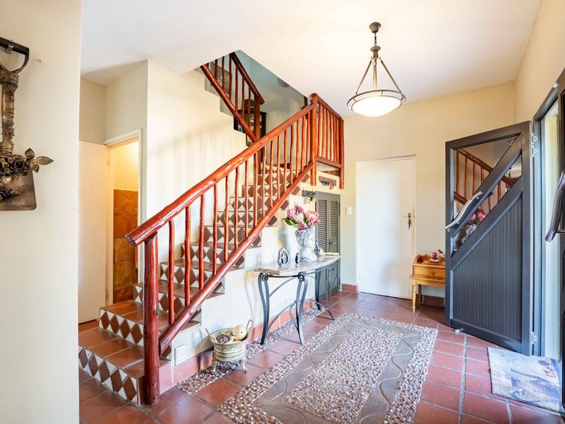 Designed for Living, Built for Entertaining – Immaculate Double Storey Home - Photo 4