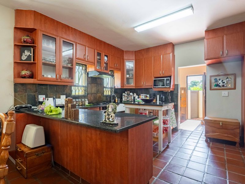 Designed for Living, Built for Entertaining – Immaculate Double Storey Home - Photo 10